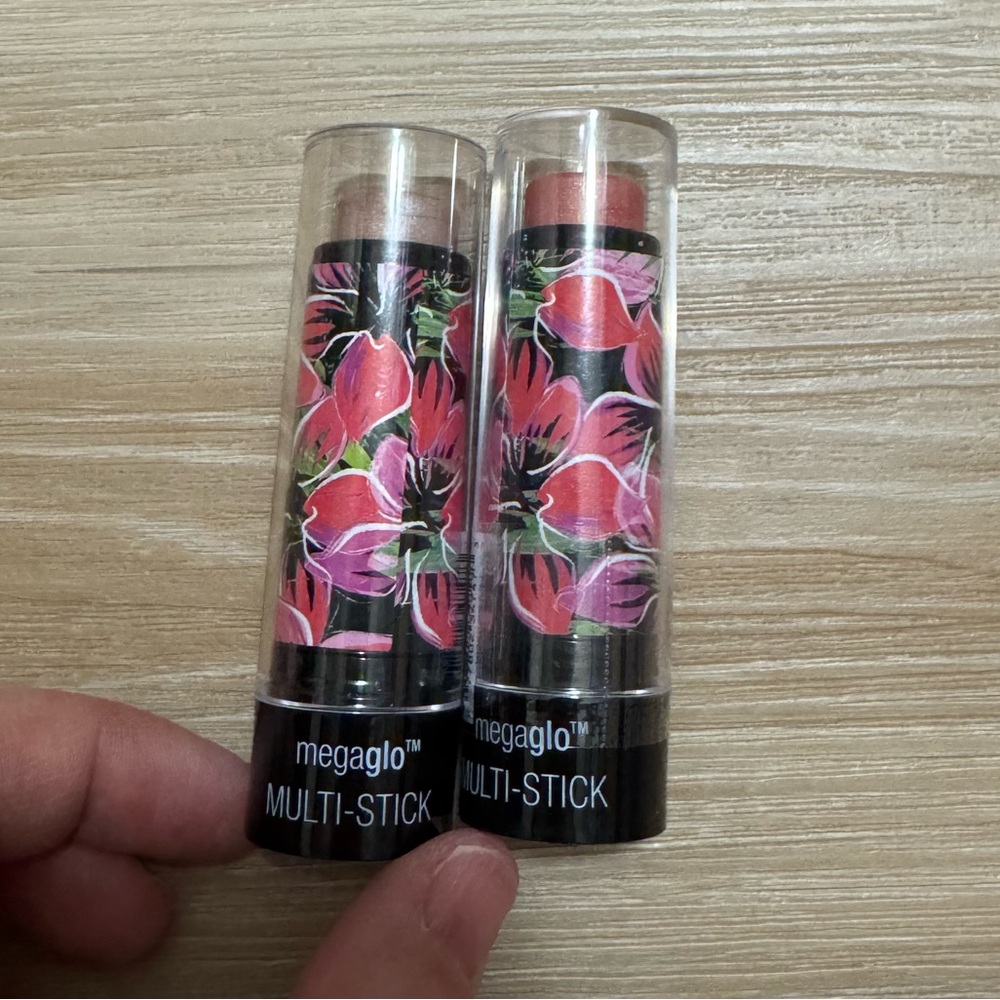 Wet n’ wild megaglo sticks